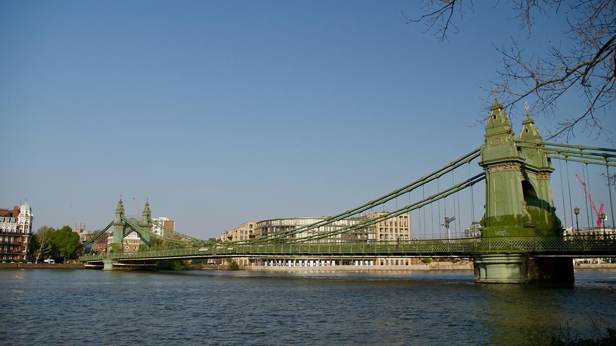 Лондонский мост завернули в фольгу, чтобы спасти от ужасной жары - Техно