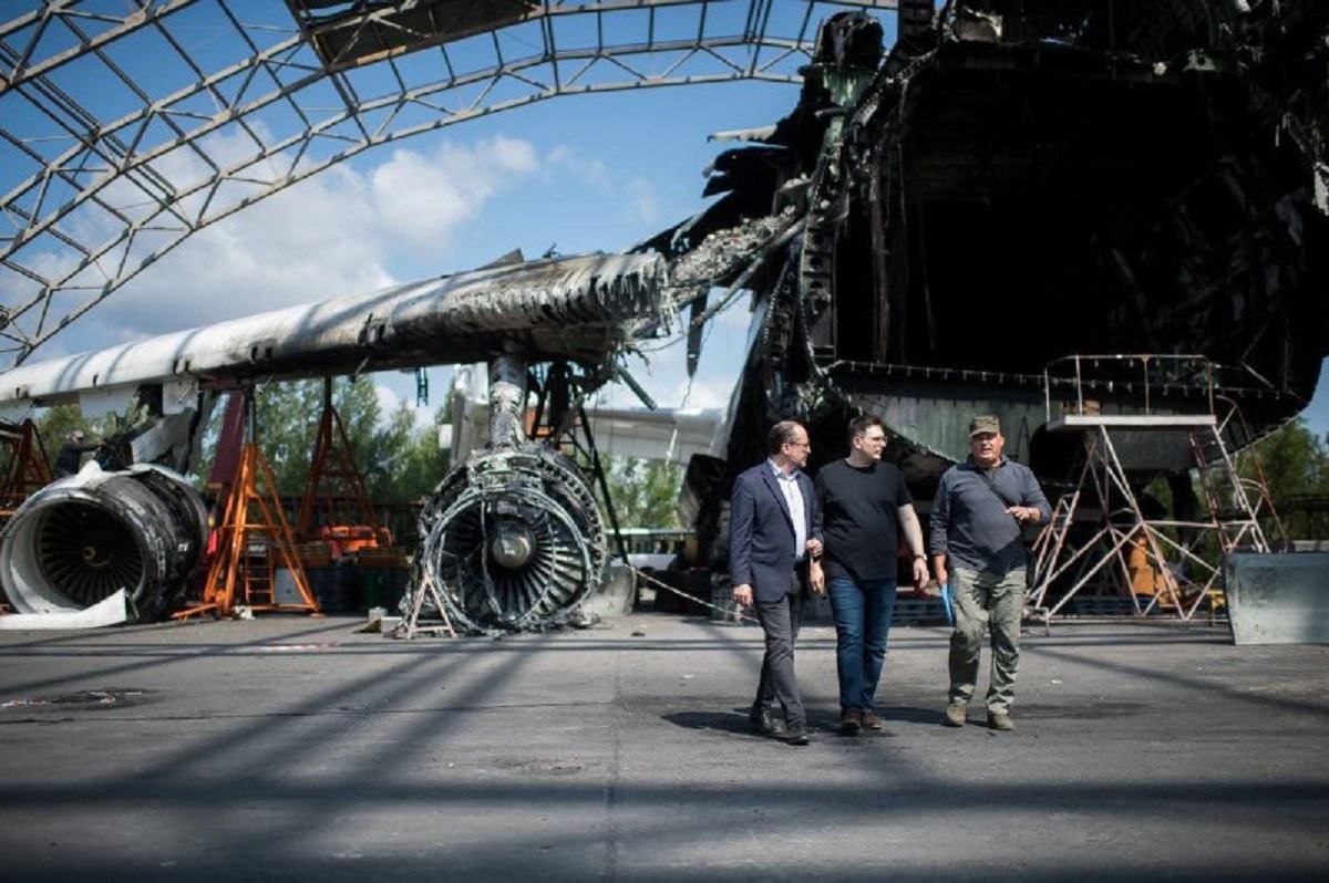 Главы МИД Чехии и Австрии приехали в Украину Главы МИД Чехии и Австрии приехали в Украину