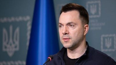 Наступление у врага не идет, в Донецкой области он потерял 2 населенных пункта, – Арестович