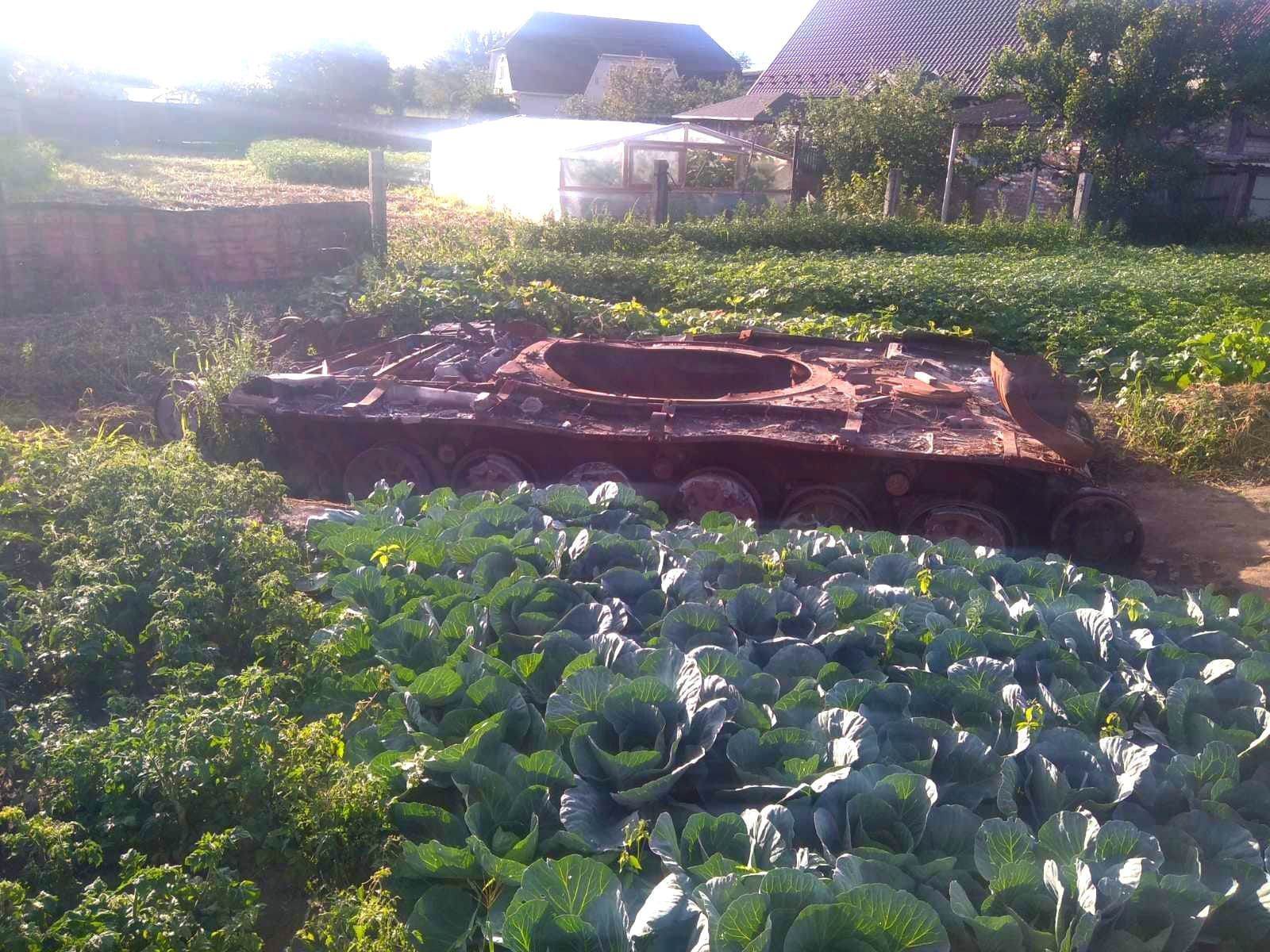 городина навколо танка городина навколо танка