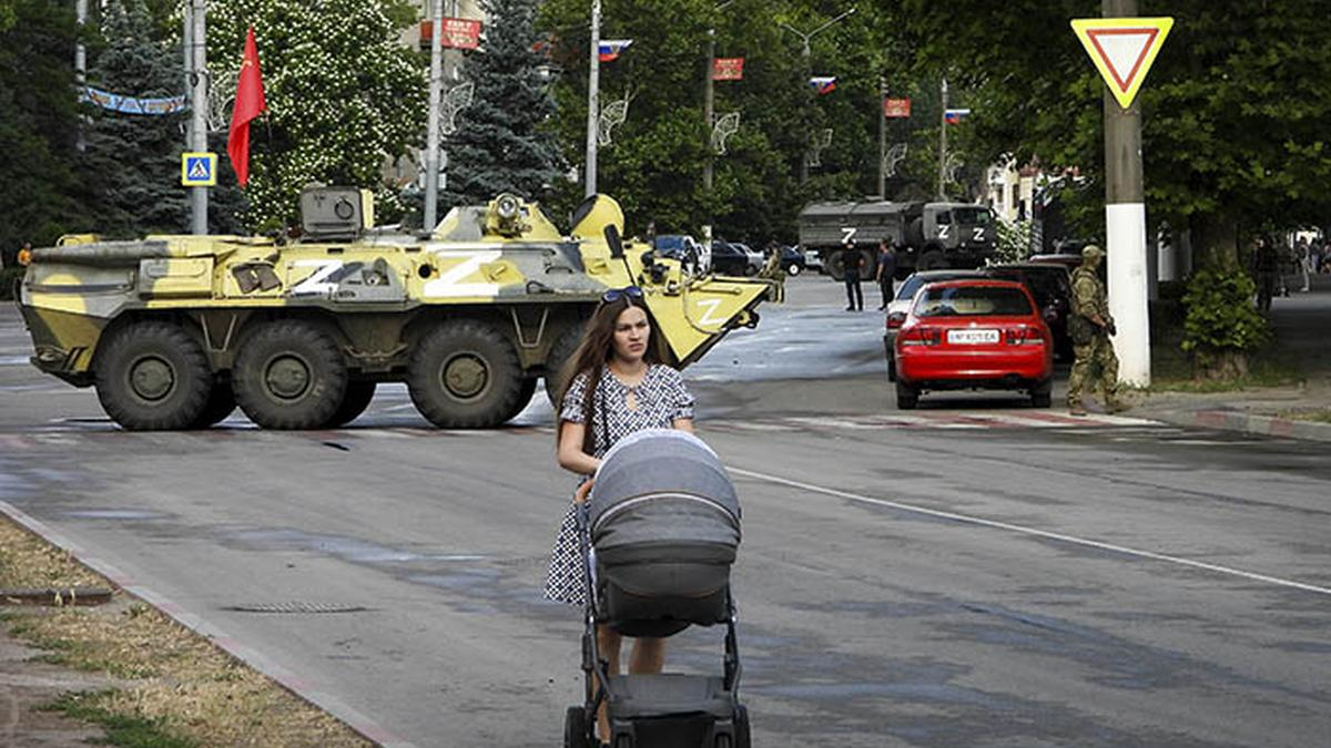 Російські окупанти обмежили в'їзд до Херсону через панічний страх перед ДРГ - 24 Канал Російські окупанти обмежили в'їзд до Херсону через панічний страх перед ДРГ - 24 Канал