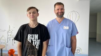 Папа на фронте, маму и брата вывезли: во Львове спасли взорвавшегося на мине парня