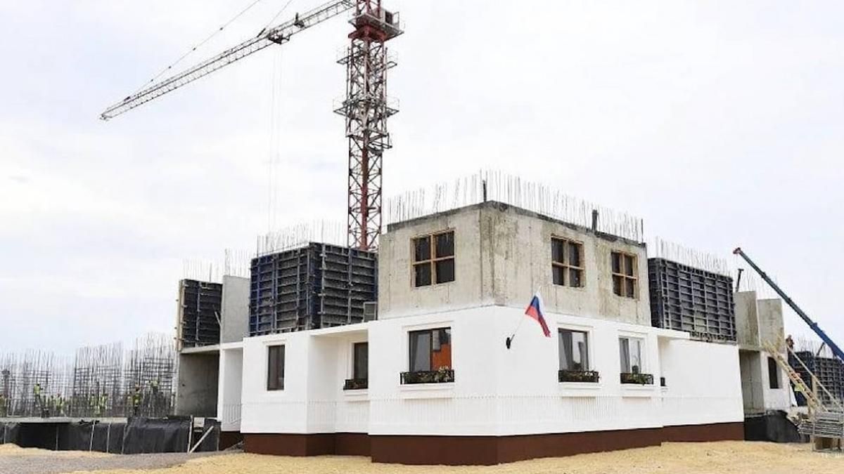 Приватні компанії з росії змусили проводити будівництво у Маріуполі за власні гроші Приватні компанії з росії змусили проводити будівництво у Маріуполі за власні гроші