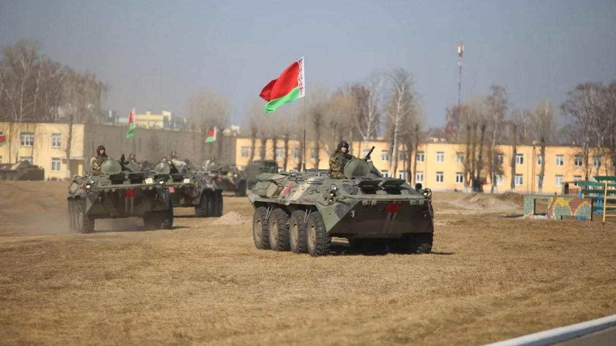 Війна в Україні - білоруські військові проходять бойову підготовку на полігонах