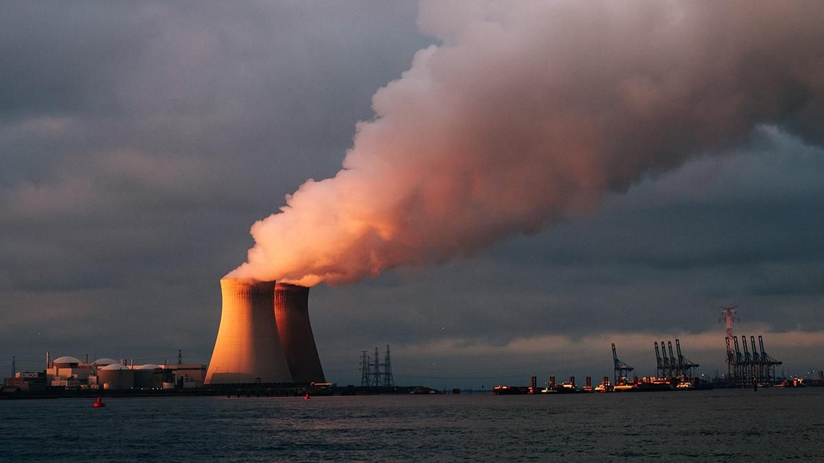 Аномальна спека у Франції призводить до перегріву ядерних реакторів - Техно
