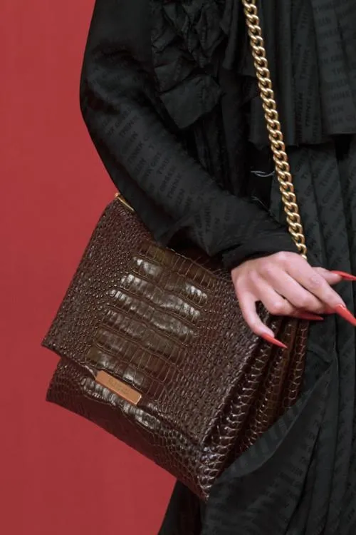 Довгі нігті Довгі нігті