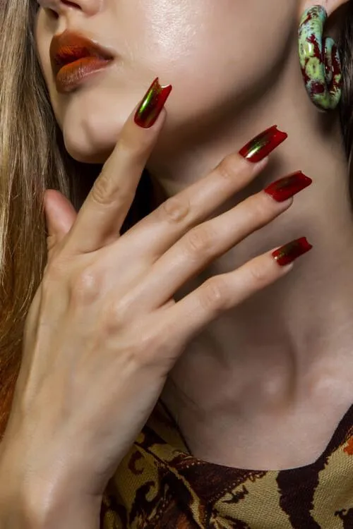 Довгі нігті Довгі нігті