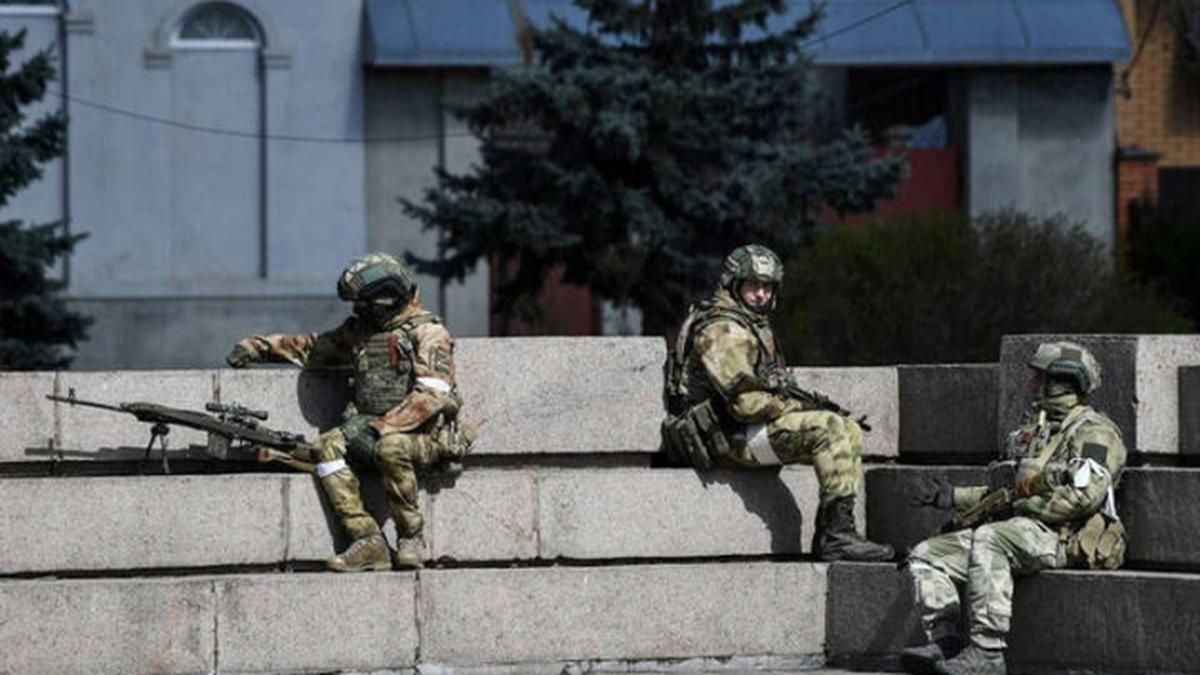 В Херсонской области оккупанты усилили контроль за людьми и запретили самокаты В Херсонской области оккупанты усилили контроль за людьми и запретили самокаты