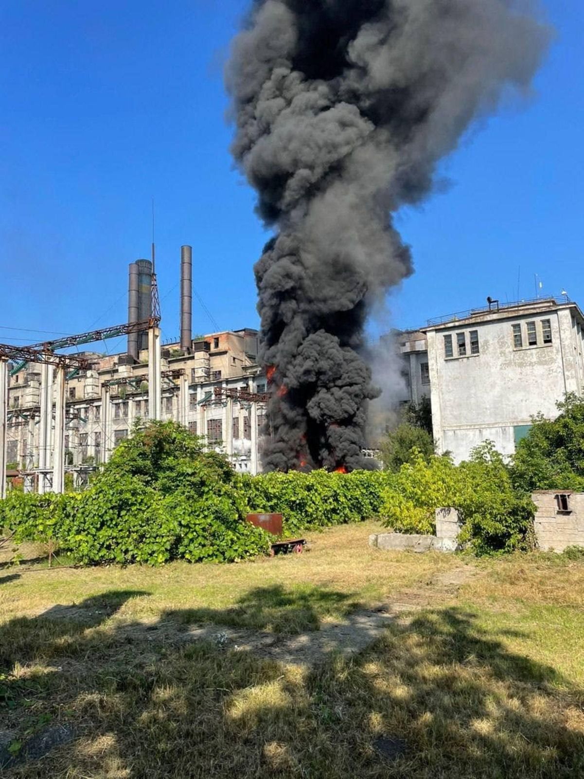 Обстріляна ТЕЦ на Харківщині Обстріляна ТЕЦ на Харківщині