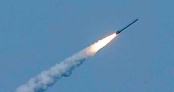 российские ракеты попали в дом и ВУЗ в центре Харькова: завалы уже разбирают российские ракеты попали в дом и ВУЗ в центре Харькова: завалы уже разбирают