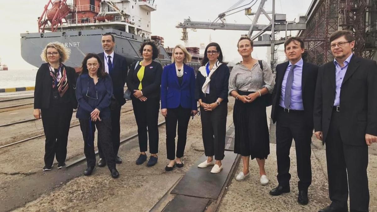 Послы G7 29.07.2022 приехали в Одессу – цель визита Послы G7 29.07.2022 приехали в Одессу – цель визита