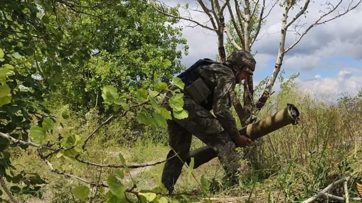 Ворожі війська вели штурмові дії біля Мар'їнки, Пісків та Авдіївки, але все безуспішно - 24 Канал