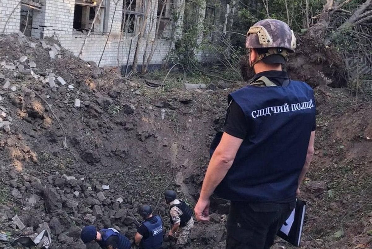 російська ракета вранці 30 липня у Харкові влучила у землю російська ракета вранці 30 липня у Харкові влучила у землю