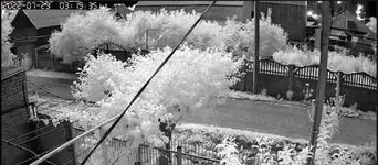 Как десятки снарядов летели на жилые районы Никополя: видео обстрела