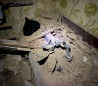 Снаряд "Града" застрял в детской кроватке: последствия российского удара по Днепропетровщине