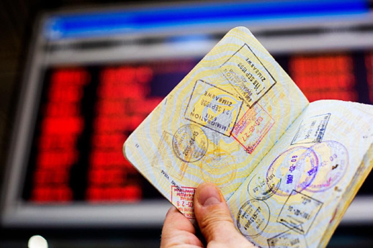 За месяц действия визового режима между Украиной и россией на визу подали 80 россиян