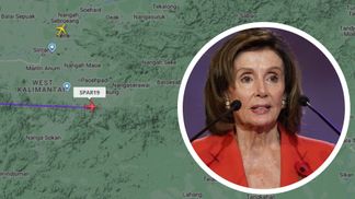 Самолет, доставивший Пелоси в Малайзию, поднялся в небо: за ним наблюдают 300 тысяч человек