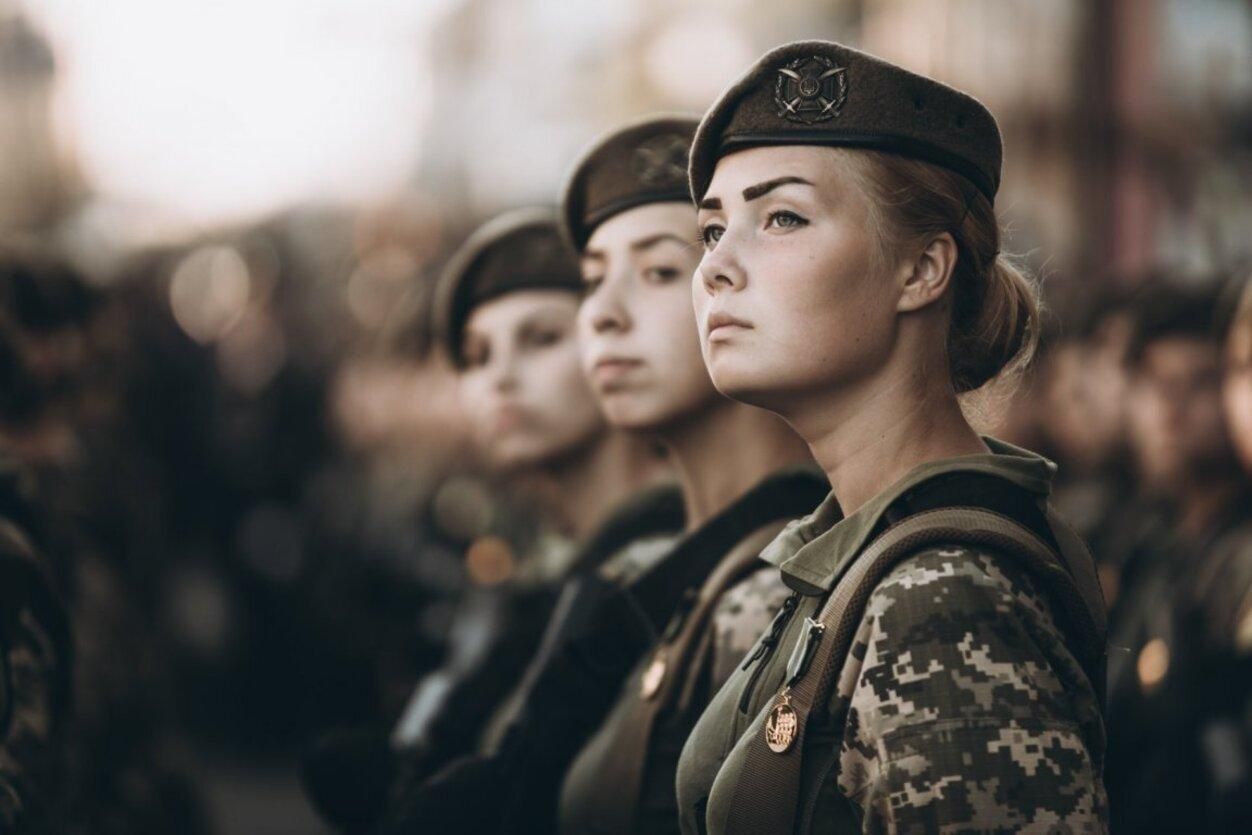 Женщины-военные получат новую форму