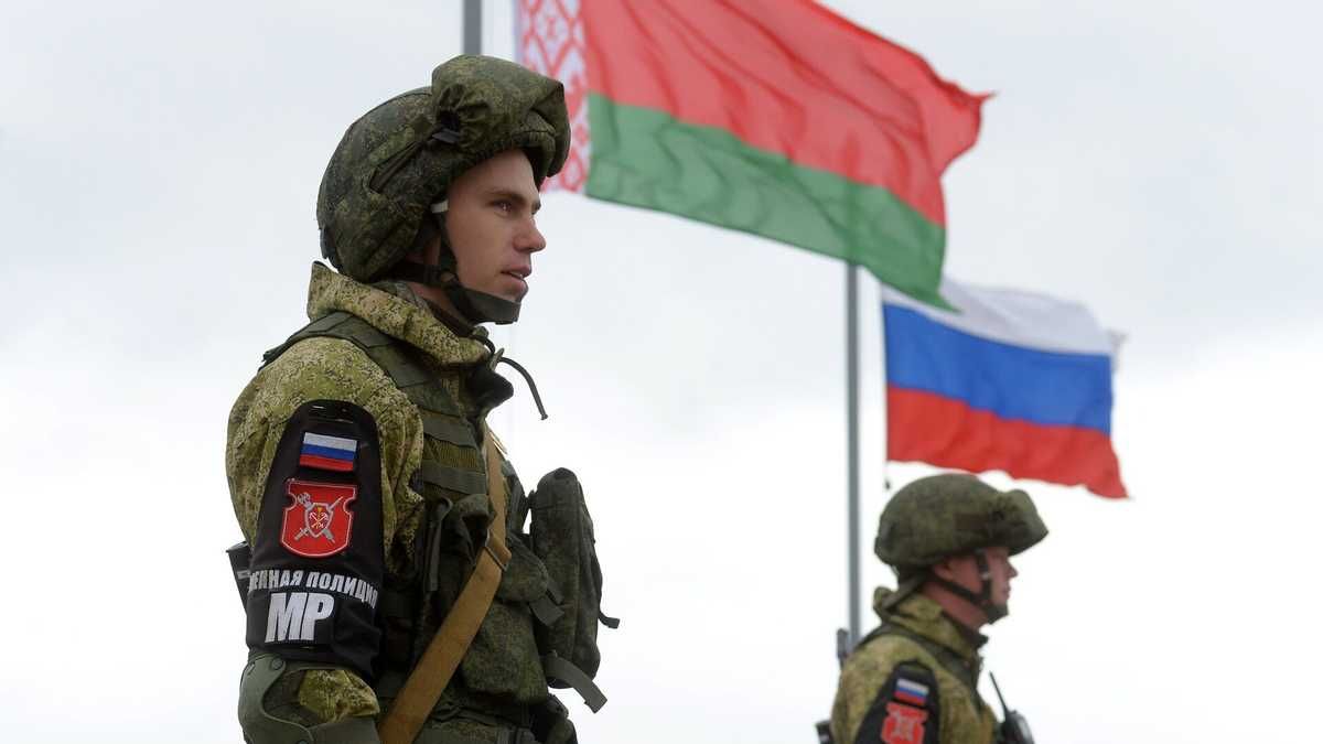 білоруська армія допомагає окупантам