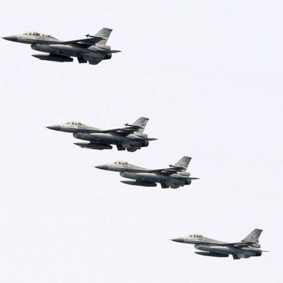 Более 20 военных самолетов Китая вошли в зону ПВО Тайваня