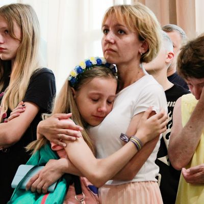 "росія принесла вбивства та знущання": діти, що виїхали з Маріуполя, встановили новий рекорд