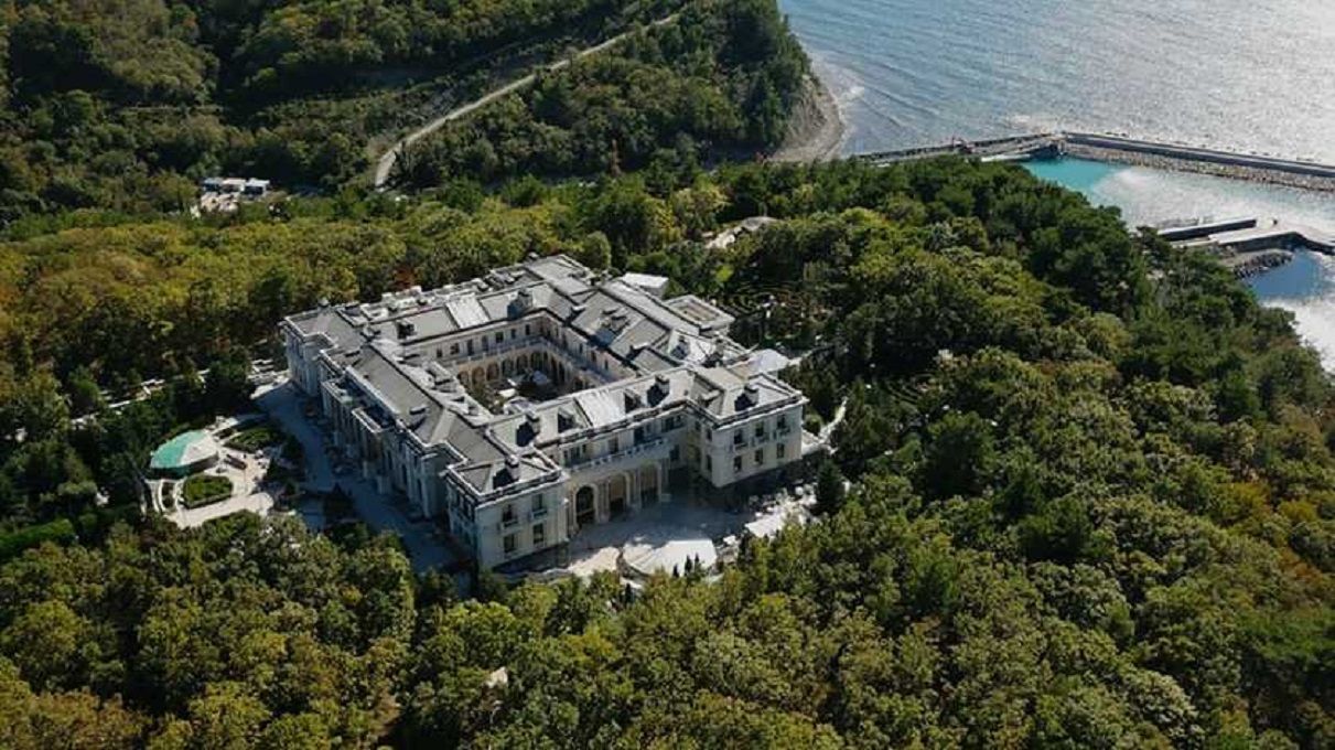 В Италии арестовали имущество архитектора "дворца путина"