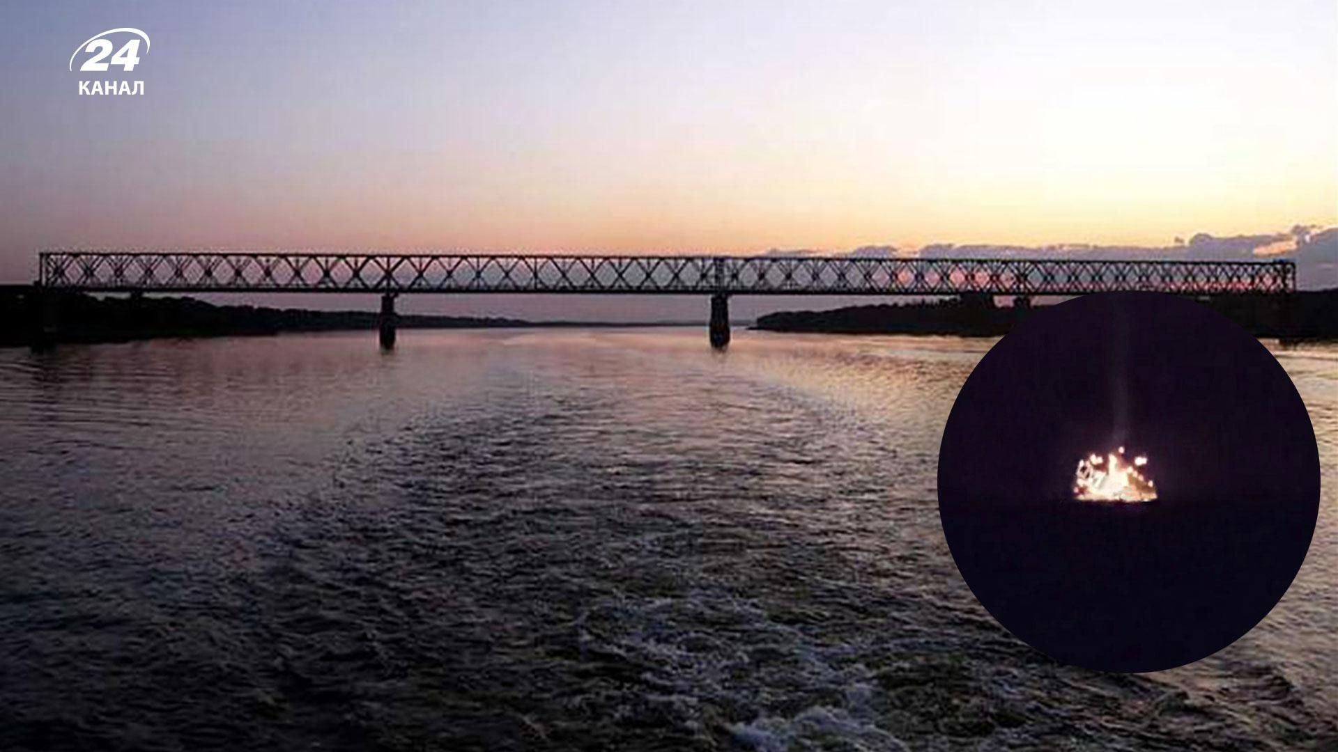 В районі Антонівського мосту знову щось палає, вибухи чують і в Донецьку та Макіївці - 24 Канал В районі Антонівського мосту знову щось палає, вибухи чують і в Донецьку та Макіївці - 24 Канал