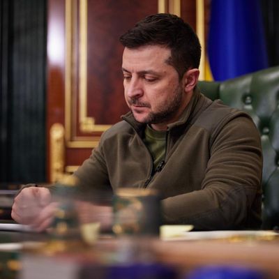 Зеленский собирал Ставку верховного главнокомандующего: о чем говорили