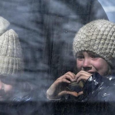 Фактично крадуть: як росіяни вивозять українських дітей з окупованих територій