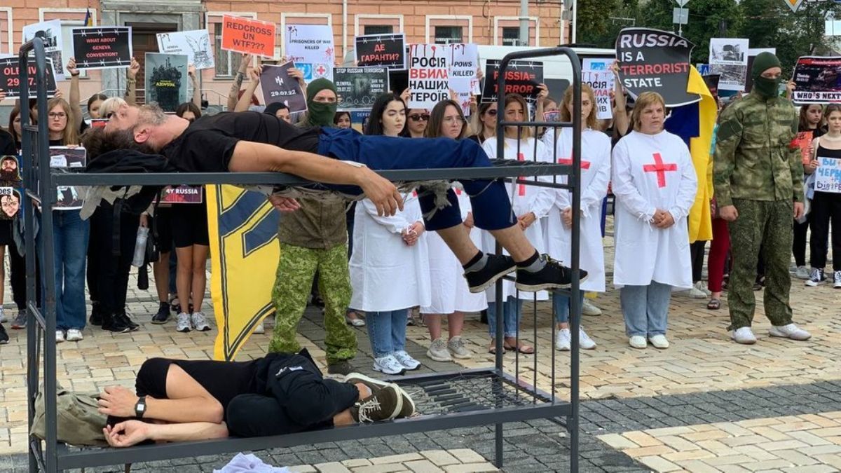 Родные защитников Азовстали вышли на акцию в Киеве - фото, видео