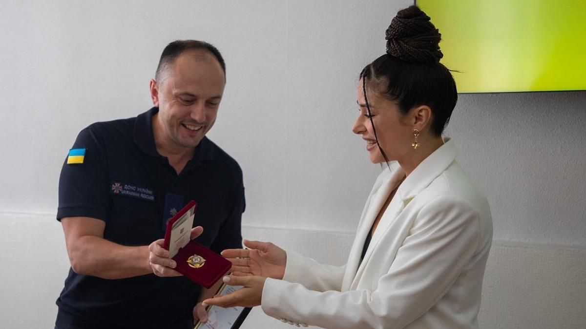 Злата Огнєвіч отримала Знак пошани від ДСНС України – за які заслуги
