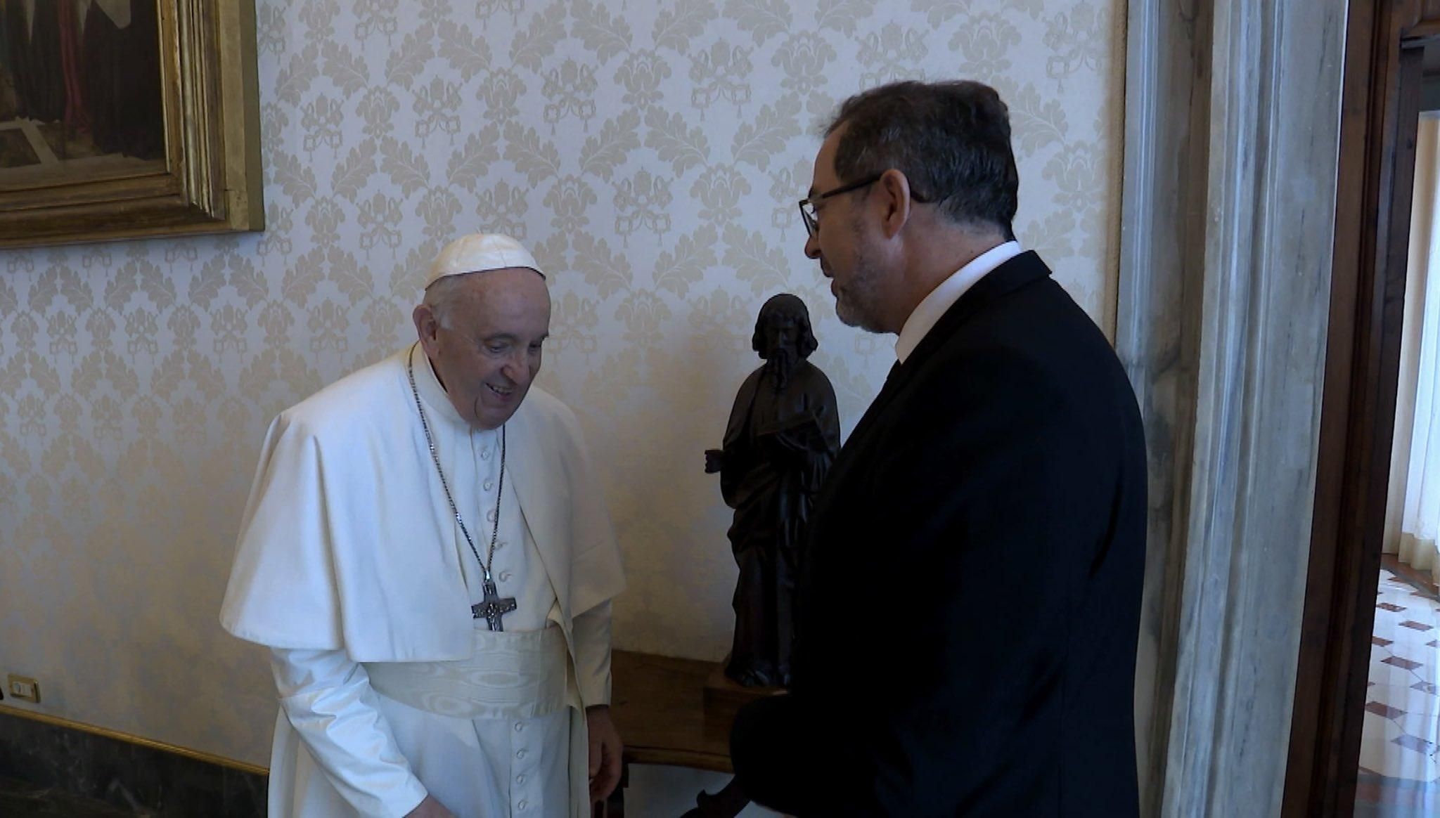 Папа Римський може приїхати в Україну - про це Франциск говорив з послом