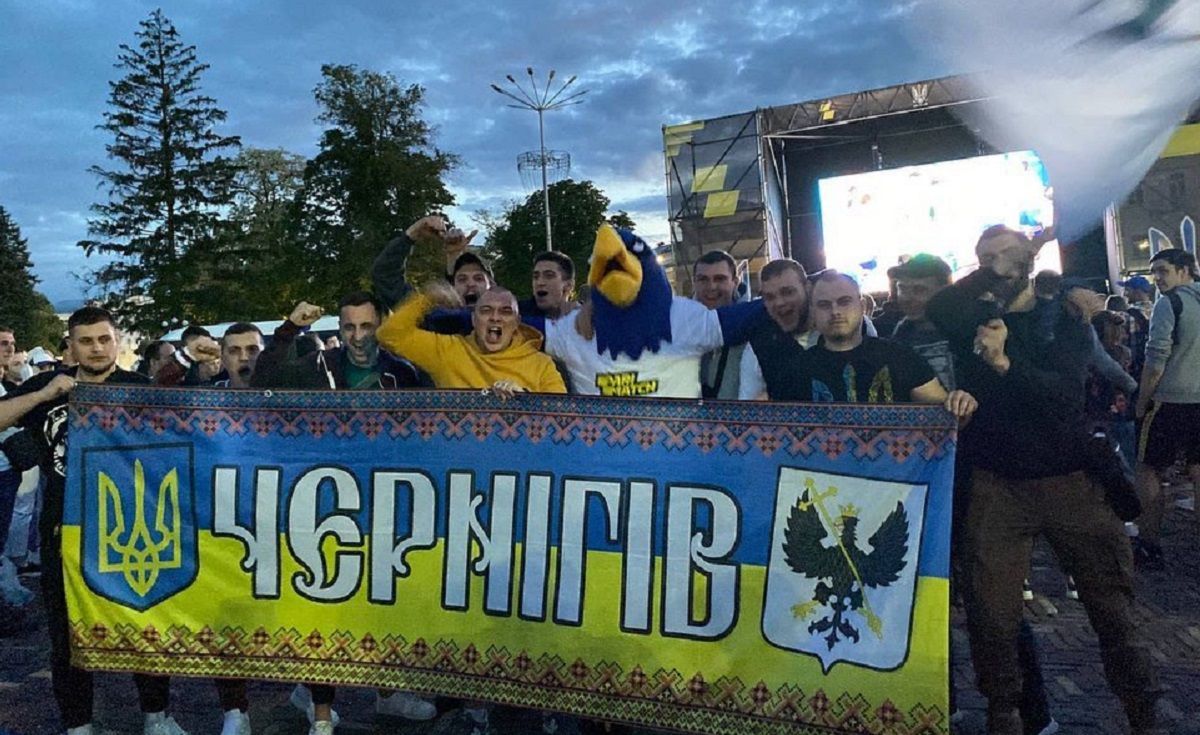 Ультрас Десни спалив паспорт Масалова