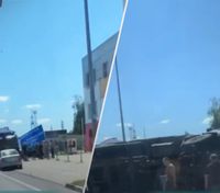 В Белгороде российский военный грузовик врезался в дорожный знак "Харьков"