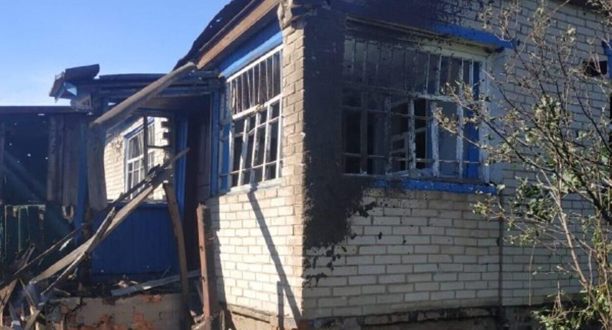 Обстріл Сумської області 7 серпня - росіяни атакували громаду з різної зброї - почалась пожежа Обстріл Сумської області 7 серпня - росіяни атакували громаду з різної зброї - почалась пожежа