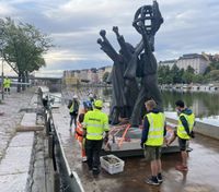 У Гельсінкі демонтували пам'ятник, який колись місту подарувала москва