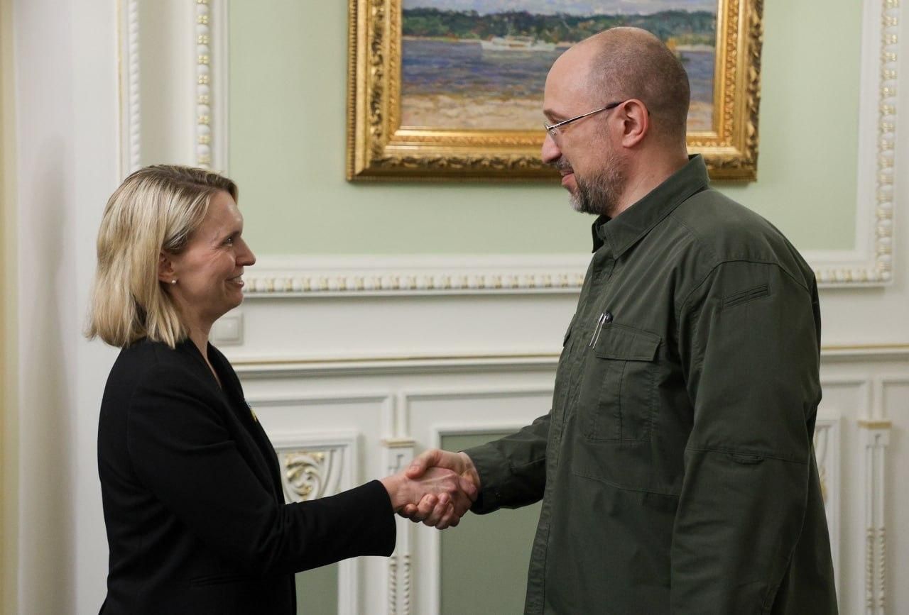 Минирование и обстрел ЗАЭС – Шмигаль обсудил с Бринком ядерный терроризм России Минирование и обстрел ЗАЭС – Шмигаль обсудил с Бринком ядерный терроризм России