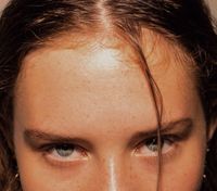 Як досягти ефекту мокрого волосся: 3 способи зробити зачіску, як у зірок
