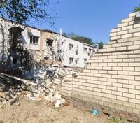 Оккупанты ударили по медучреждению в Харькове: кадры ужасных последствий ночного обстрела