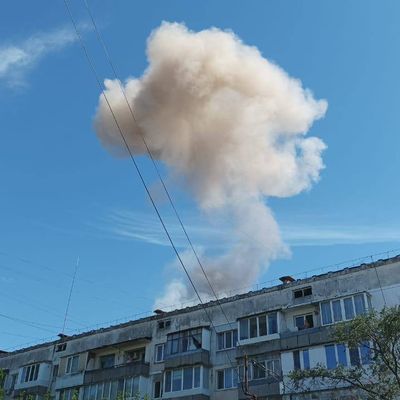 Біля авіабази росіян у Криму пролунали потужні вибухи