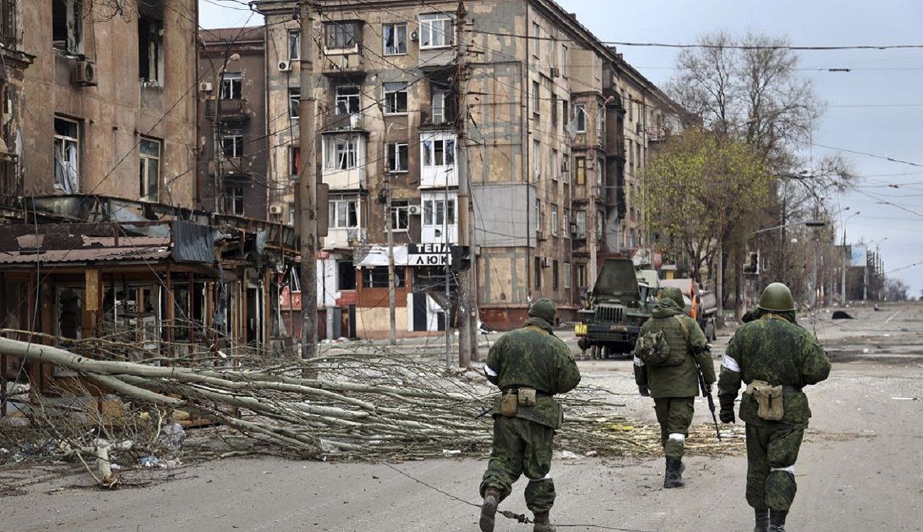 Окупація Маріуполя: загарбники розсилають смс з закликом мобілізуватися у їх армію