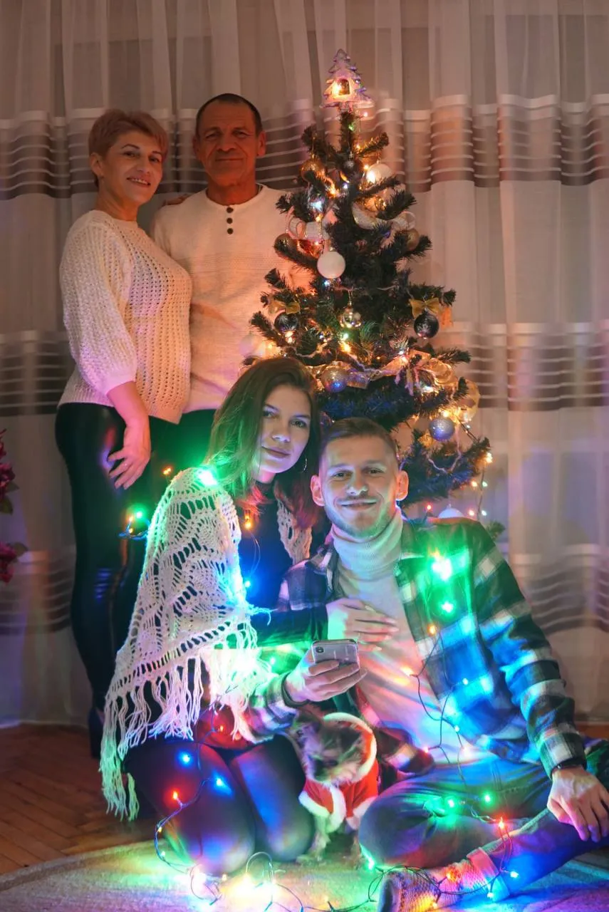 Дмитро Козацький з рідними Дмитро Козацький з рідними