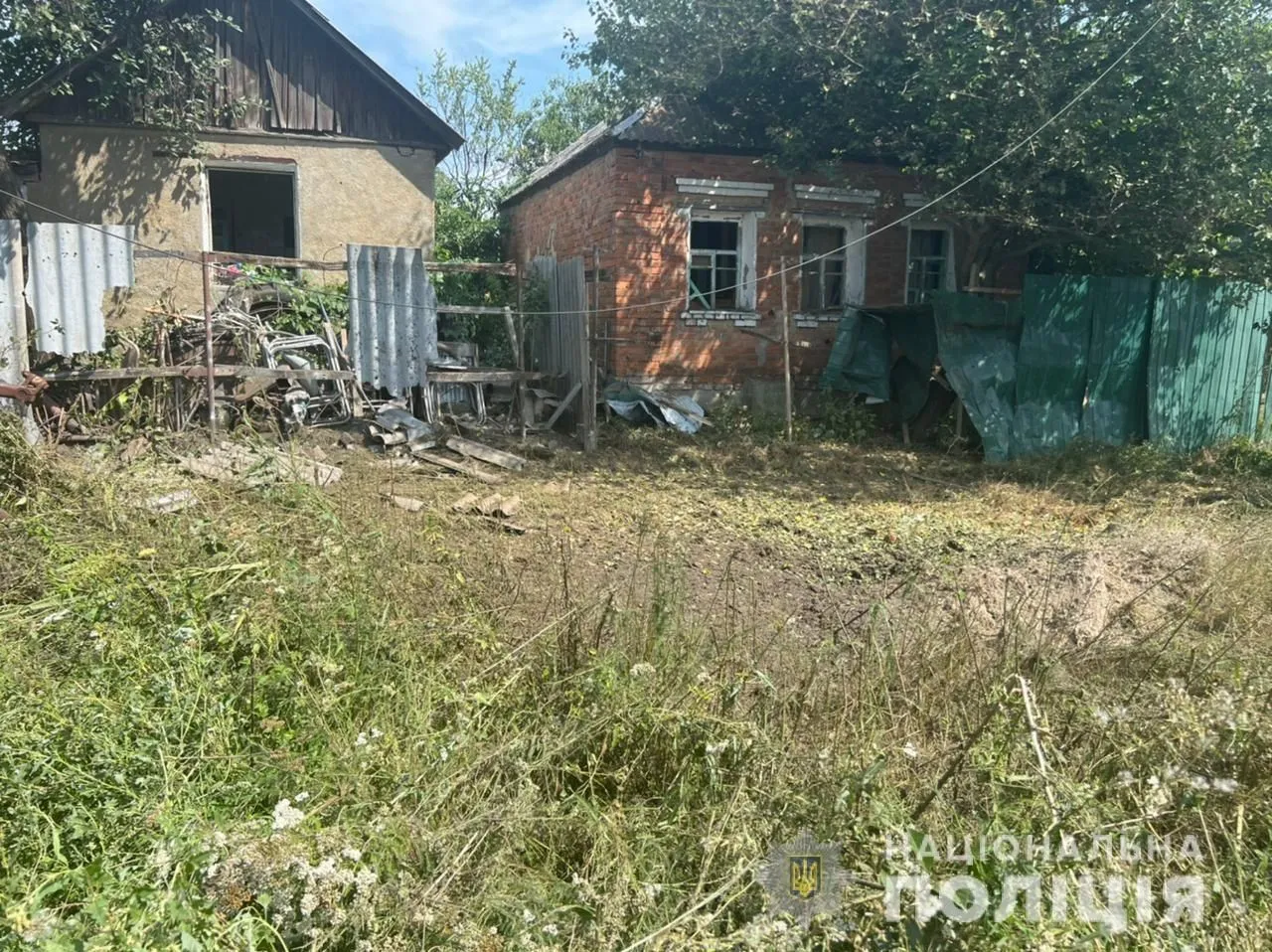 росіяни обстріляли селище на Харківщині касетними боєприпасами
