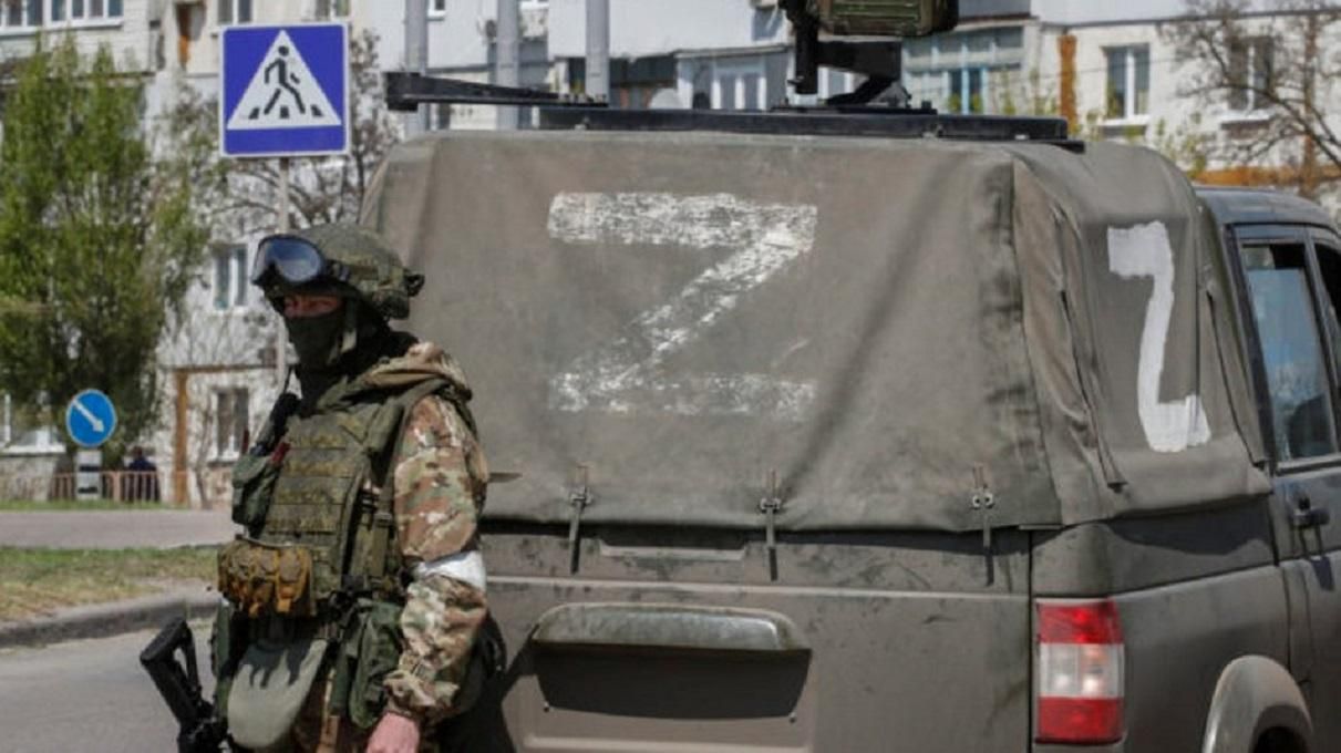 В Херсоне россияне скупили все надувные матрасы и круги В Херсоне россияне скупили все надувные матрасы и круги