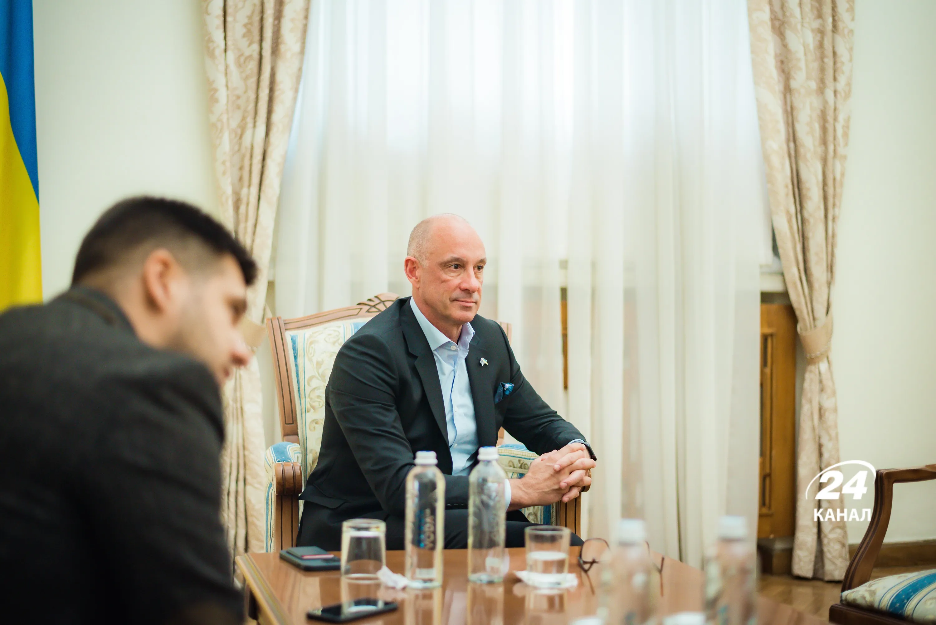 Сенатор Девід Ван від штату Вікторія Сенатор Девід Ван від штату Вікторія