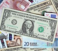 Долар продовжує слабшати: що відбувається з валютою США