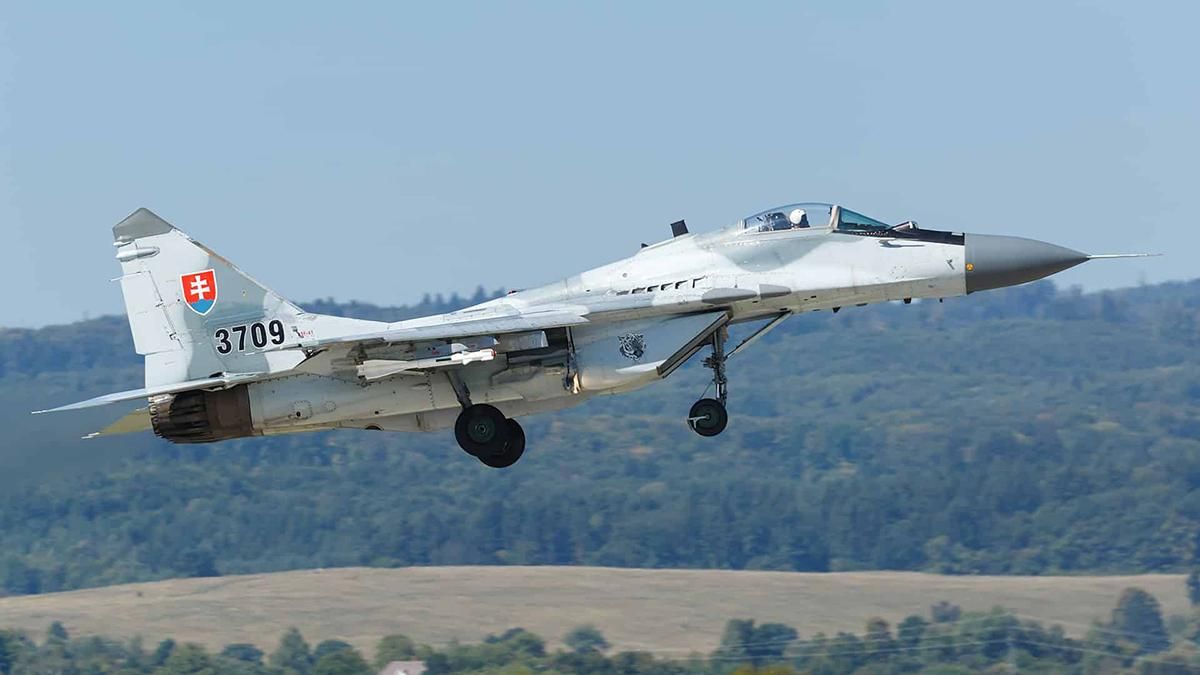 Словаччина готова надати Украні винищувачі МіГ-29