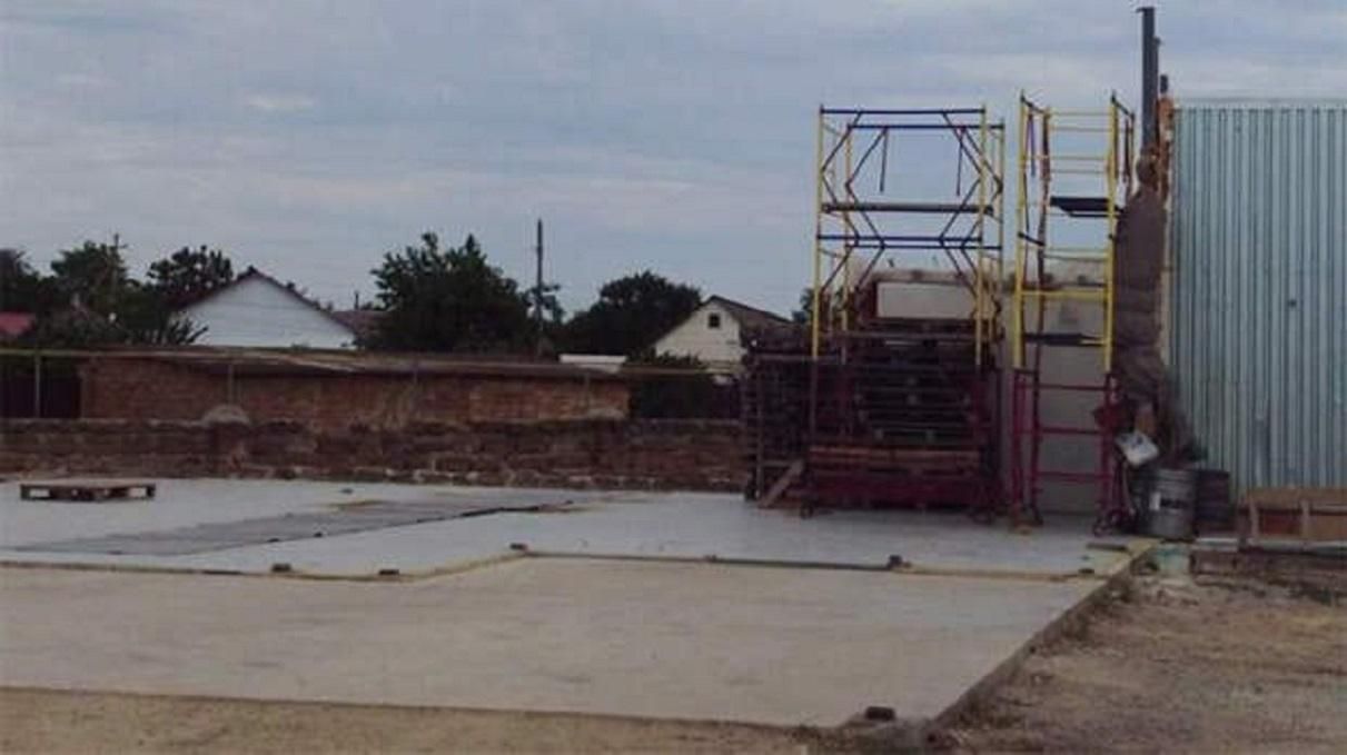 В Крыму снесли СТО крымских татар В Крыму снесли СТО крымских татар