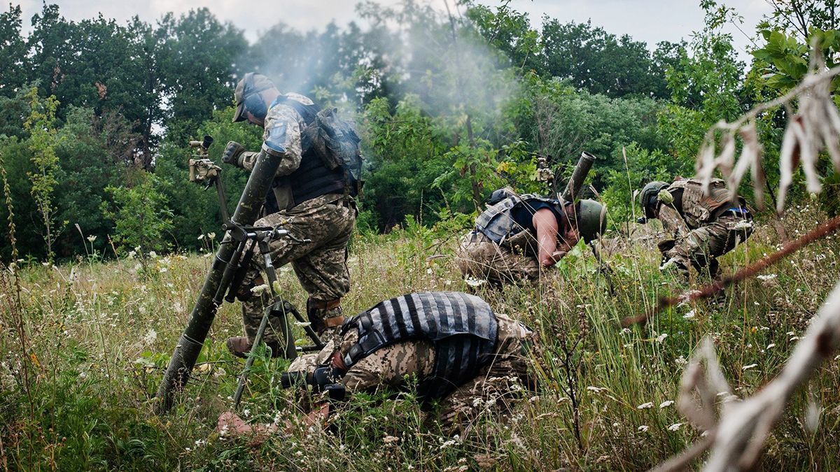 Окупанти мають частковий успіх біля Бахмута, ЗСУ відбивають багато атак: яка ситуація на фронті