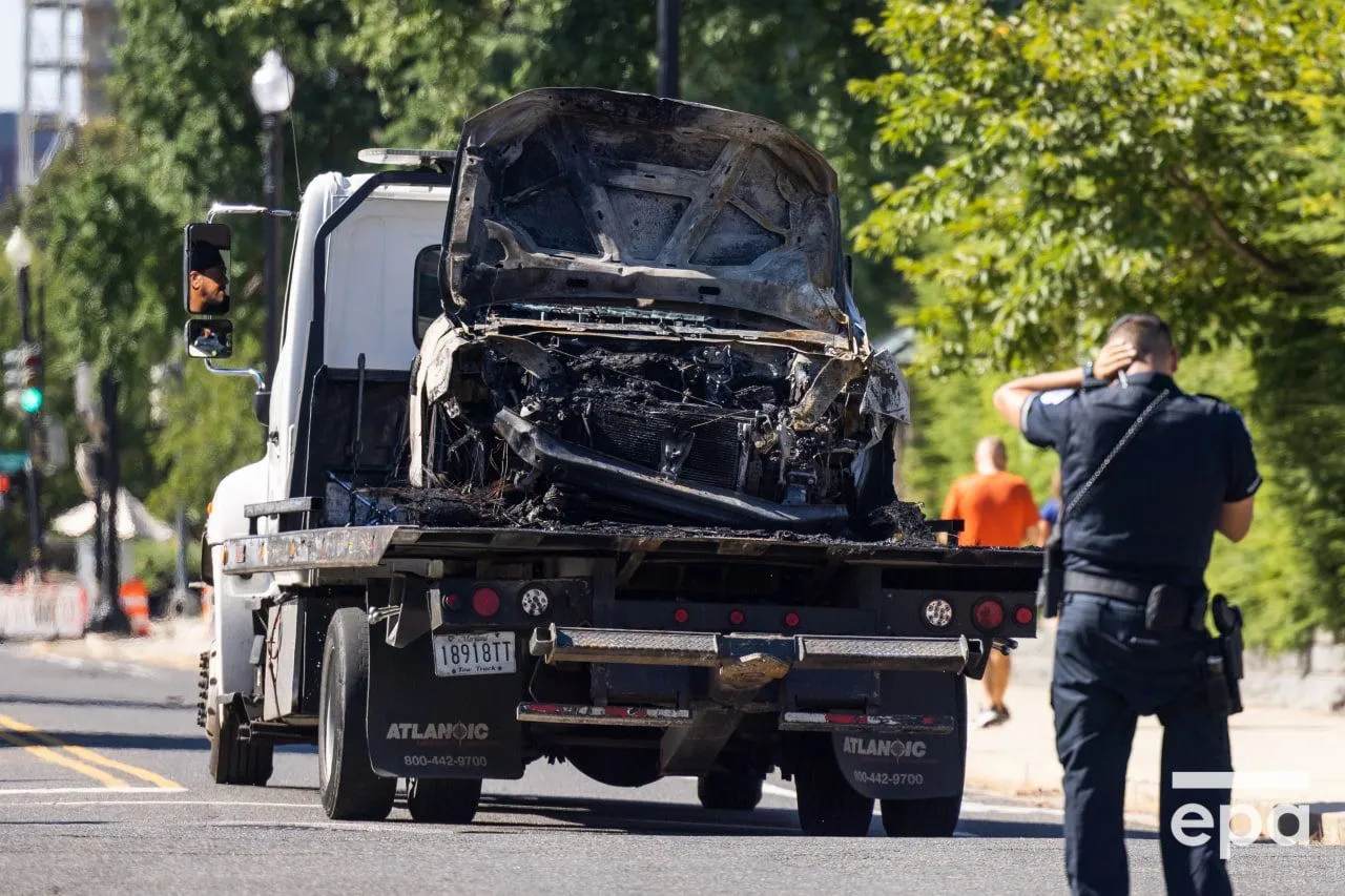 У Вашингтоні чоловік в'їхав в огорожу перед Капітолієм і застрелився